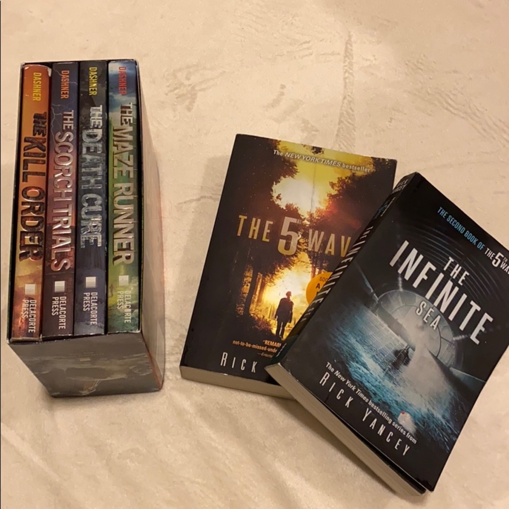 Lot of Maze Runner and 5th Waver series